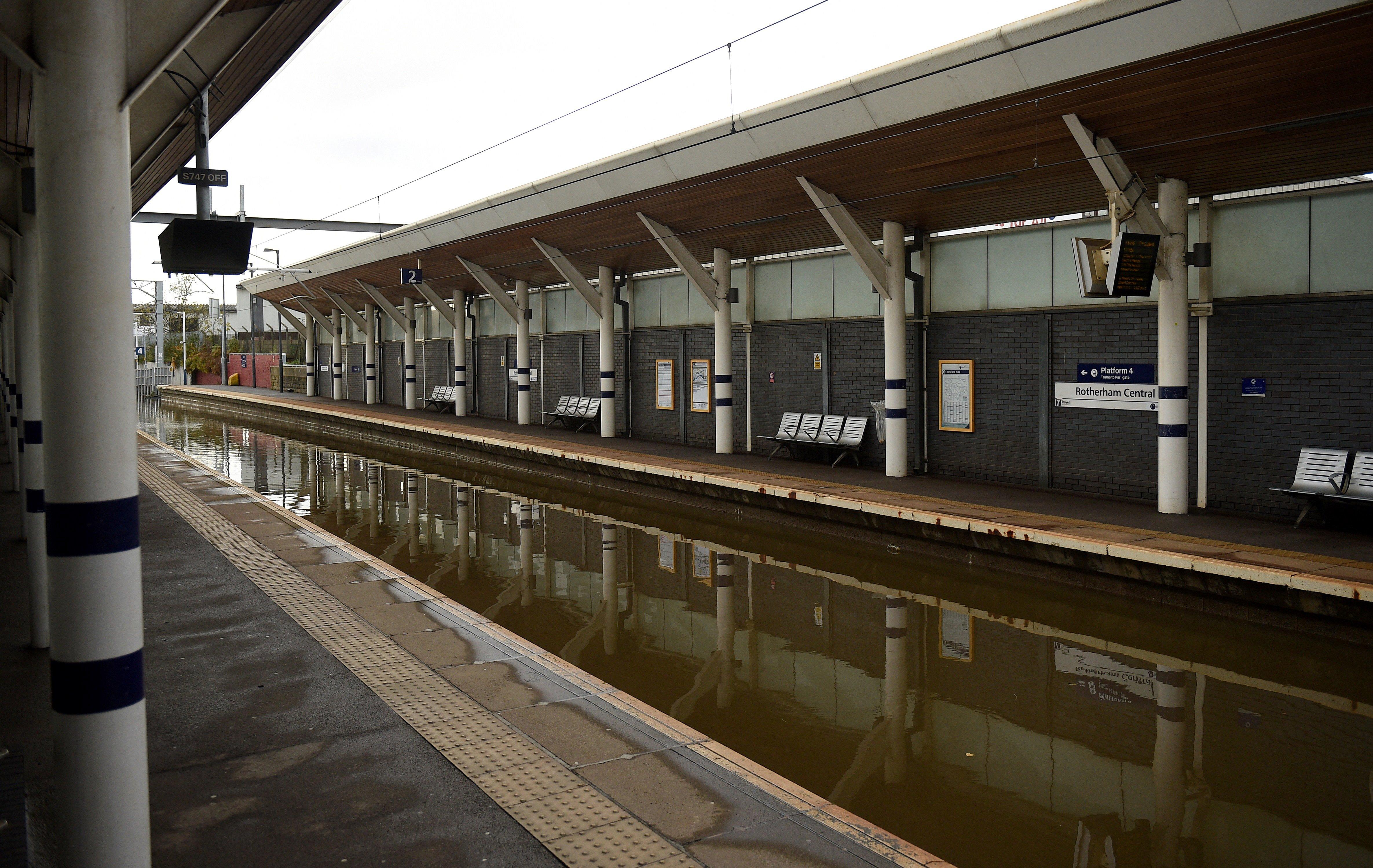 Heavy rain causes fresh flooding misery at Rotherham Central railway station - The Star