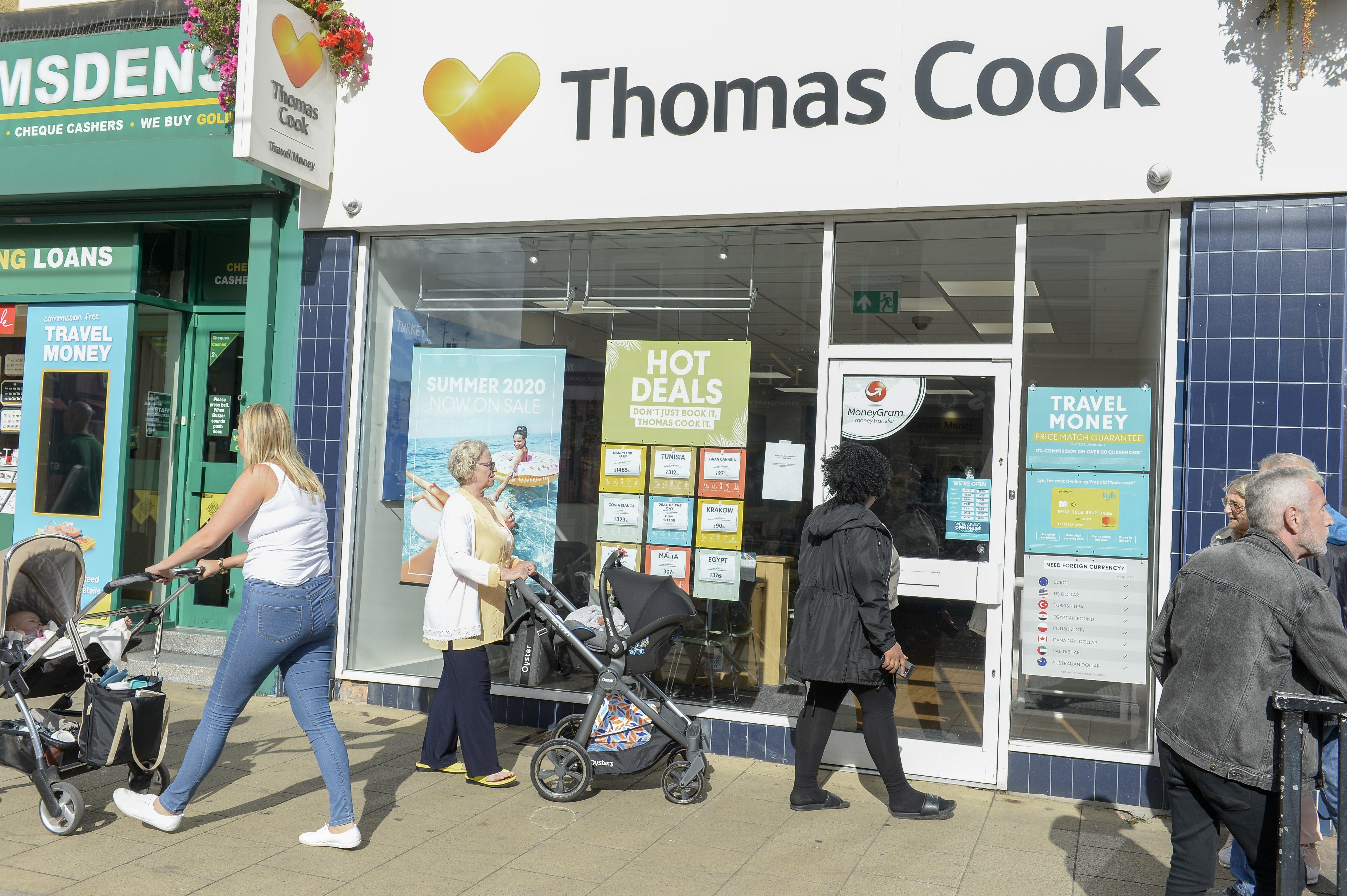 Thomas Cook collapse: Tears for Sheffield staff as city sends messages ...