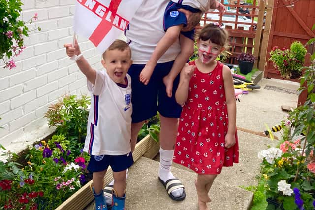  Dean Edwards 28 from Paulsgrove with children Vegas age 6, Leo age 4 and Chelsea-Rose age 2