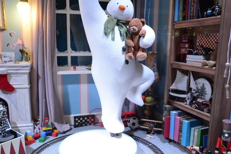 Often Fenwick takes classic tales and adds a festive flair, but in 2018 the concept was Christmassy from the get-go. The Snowman took over the windows and had the city thinking about a White Christmas. On window reveal day snow fell from the Fenwick window as a life-sized Snowman posed for pictures.