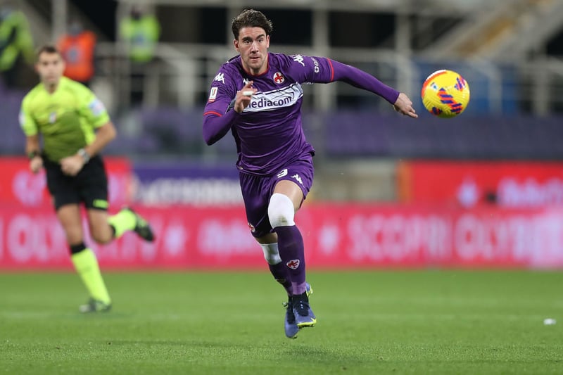 Newcastle United have made “a proposal for £85.1m or so” for Fiorentina striker Dusan Vlahovic. The fee is understood to represent “considerable temptation” for the Italian club. (Calcio Mercato) (Photo by Gabriele Maltinti/Getty Images)