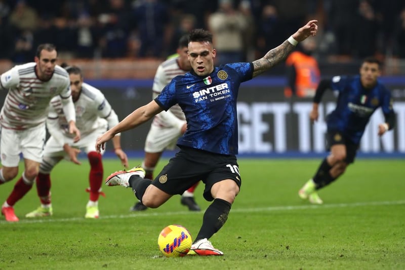 Chelsea want to sign Lautaro Martinez from Inter Milan and reunite him with former Inter Milan strike partner Romelu Lukaku. (Fichajes) (Photo by Marco Luzzani/Getty Images)