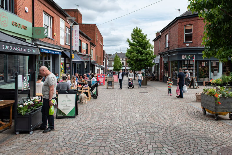The top two most expensive streets are in Altrincham, Greater Manchester: Barrow Lane (£3,706,000) followed by Underwood Road in
Alderley Edge (£2,925,000).