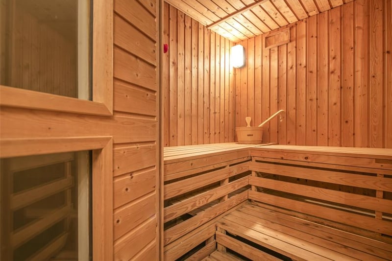 The sauna room 