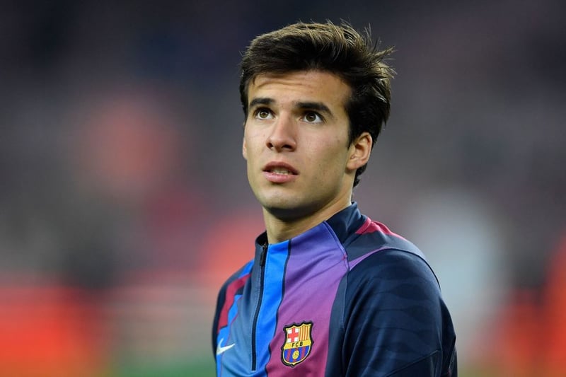 Leeds United are interested in Barcelona midfielder Riqui Puig. The player could be allowed for an ‘affordable’ price in the summer, with a loan deal also possible. (Fichajes) (Photo by PAU BARRENA/AFP via Getty Images)