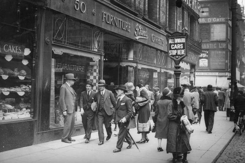 Shoppers in Manchester, August 1931.  