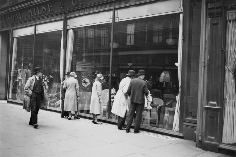 Outside Kendals in Deansgate, August 1931 