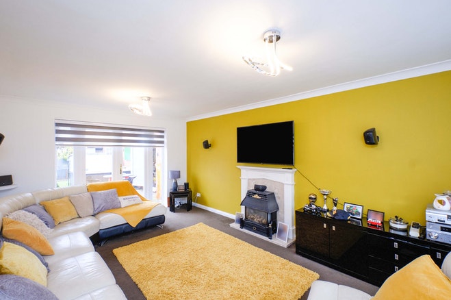 4 bedroom detached house, Sycamore Crescent £495,000