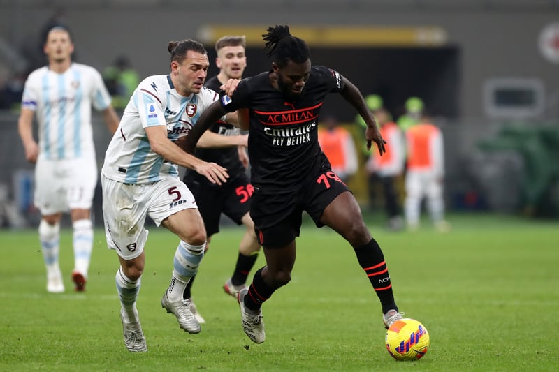 AC Milan star Franck Kessie is one of the most attractive options ahead of this summer, and not just for United. The 25-year-old is out of contract this summer, and he looks set to be available for absolutely nothing. He leads AC Milan’s passing stats with over 90% of passes complete so far tih season. 