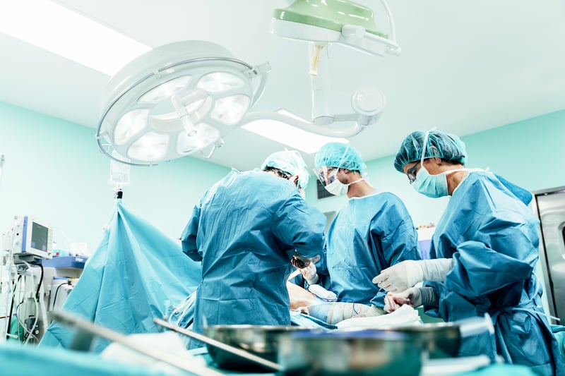   409,880 people are on the general surgery service treatment waiting list, with 32,980 waiting more than 52 weeks. This would include kidney, pancreas and liver transplantation, and trauma to the abdomen and thorax.