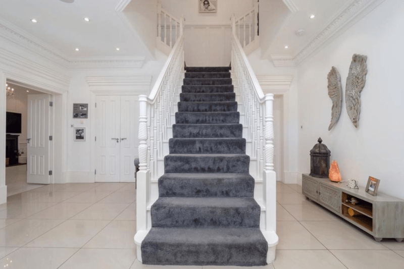 Make an impression with this grand entrance hall