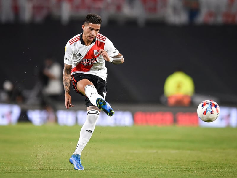 Arsenal are monitoring a potential move for River Plate midfielder Enzo Fernandez, who is also being tracked by Tottenham. (Fichajes) (Photo by Marcelo Endelli/Getty Images)