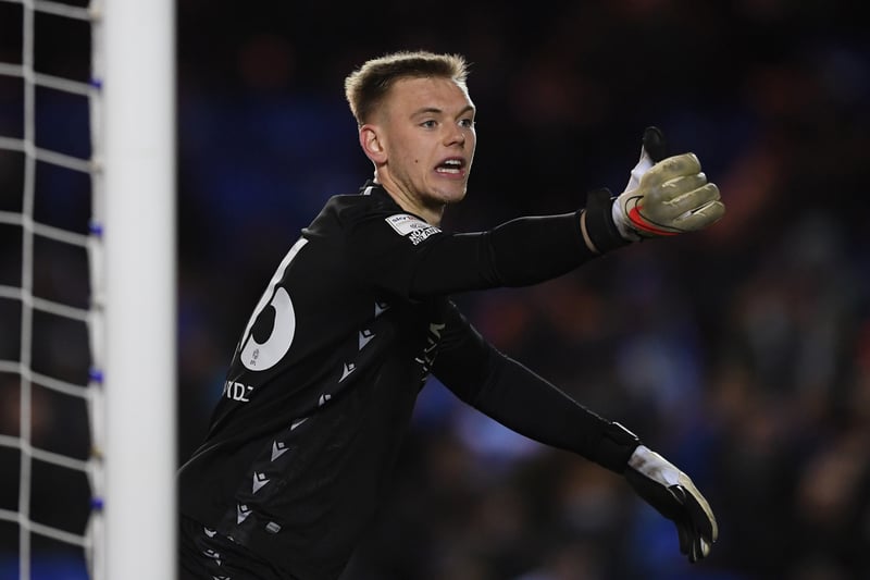 Reading’s on-loan Arsenal goalkeeper Karl Hein is facing an extended spell on the sidelines after suffering a serious injury following a slip at home (Reading Chronicle)