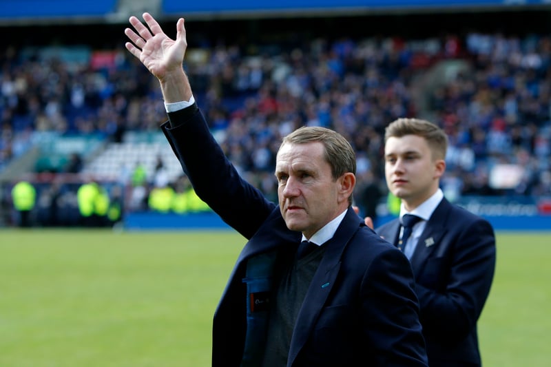 Ex-Huddersfield Town owner Dean Hoyle is reportedly in talks to rebuy the club following Phil Hodgkinson’s departure. Hoyle sold the club in 2019. (BBC)