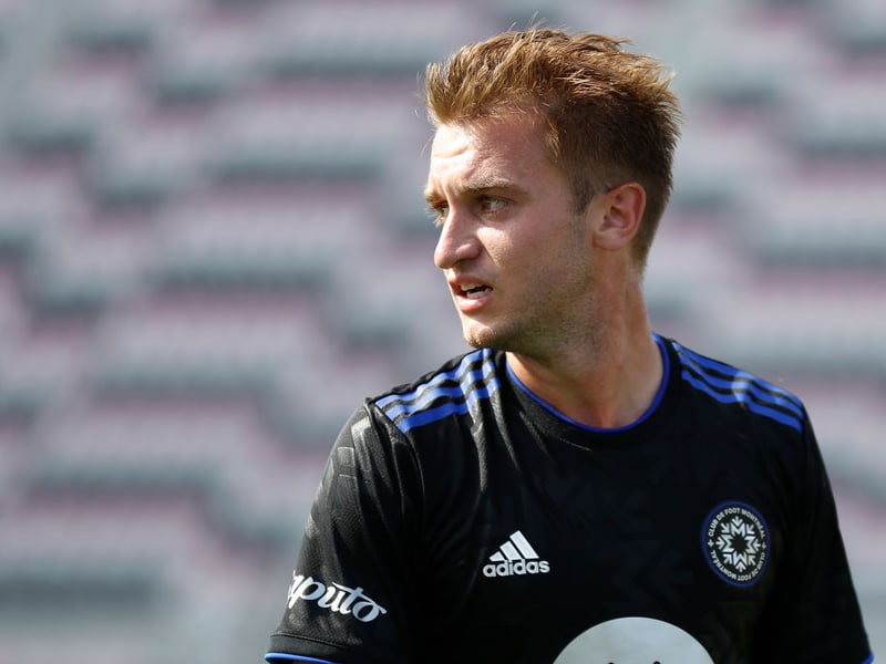 Leeds United are interested in signing midfielder Djordje Mihailovic from MLS side CF Montreal. Everton and Newcastle, Serie A trio Roma, Bologna, and Atalanta, and Bundesliga duo Bayer Leverkusen and Borussia Dortmund, are also credited with an interest. The player coul cost around £6 million. (Jeunes Footeux)