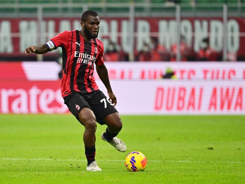 Aston Villa have made an offer to Franck Kessie, but the AC Milan midfielder would prefer a move to Barcelona. (Il Milanista)