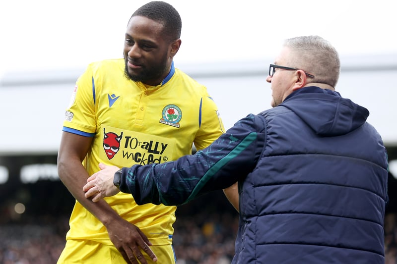 Blackburn Rovers boss Tony Mowbray says January loan signing Deyo Zeefuik “can’t put his foot on the ground” and is on crutches after picking up an injury in the loss to Fulham (The 72)