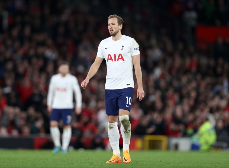 Tottenham star Harry Kane is on the list of ‘dream signings’ that Newcastle United have drawn up ahead of the summer transfer window. (GiveMeSport)