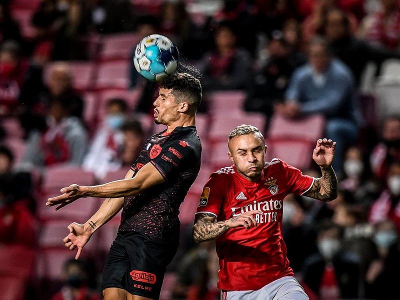 Burnley and Fulham have both been credited with an interest in Santa Clara full-back Rafael Ramos. The ex-Portugal youth international, who previously played for FC Twente, is said to be keen on a move to England, and has excelled in the Portuguese top tier this season. (Football Insider)