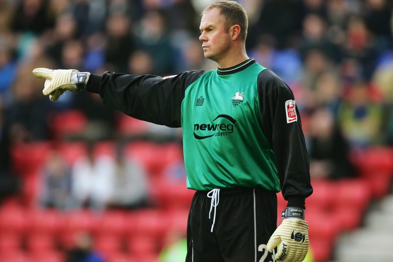 Former Preston North End goalkeeping coach Jonathan Gould could be set to reunite with Alex Neil at Sunderland. The pair worked together at Deepdale from 2019. (Shields Gazette)