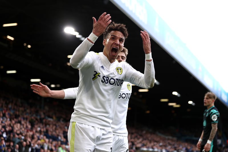 Barcelona are said to be “convinced” that Leeds United will eventually look to “cut their losses” on forward Rodrigo and be persuaded to sell. The Whites signed the £26m man from Valencia in 2020, but he’s scored just 11 goals in 54 outings. (The Athletic)