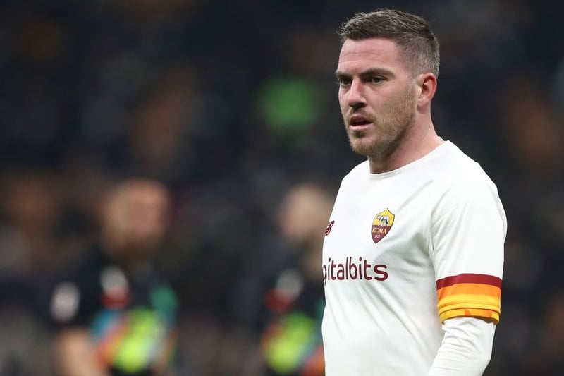 Newcastle United, Napoli and Marseille are ready to go head to head in the race to sign AS Roma midfielder Jordan Veretout in the summer. (Calciomercato)
