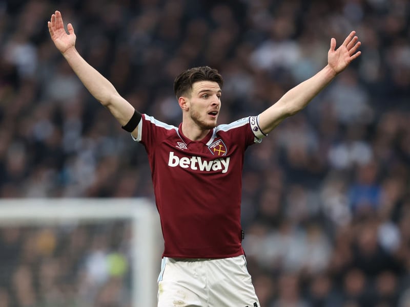 Real Madrid are reportedly interested in Declan Rice, but will not pay £120 million to sign the English international from West Ham. (Defensa Central)