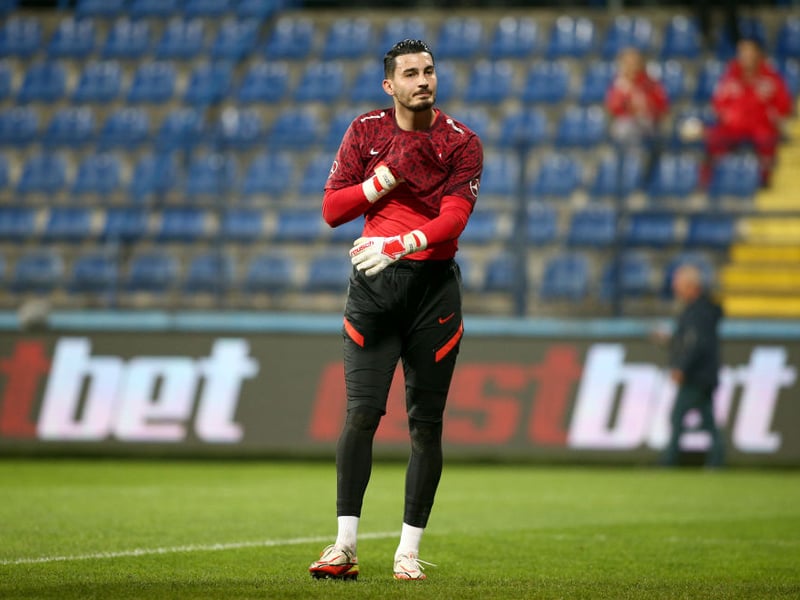 Leeds United have ‘stepped in’ to potentially sign Turkish international goalkeeper Ugurcan Cakir, who currently plays for Trabzonspor. Newcastle are also keen. (Fanatik)