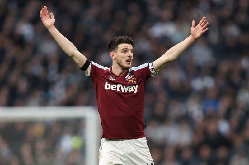 Declan Rice would prefer a move to Chelsea rather than Manchester United if he were to leave West Ham, who have put a £150m asking price on the 23-year-old to fend off interest. (Evening Standard)