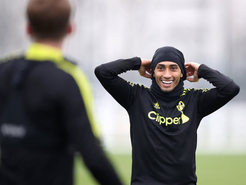 Leeds United winger Raphinha’s ‘main objective’ is to become a Barcelona player this summer, with the Brazilian ‘delighted’ by the prospect. (Mundo Deportivo)