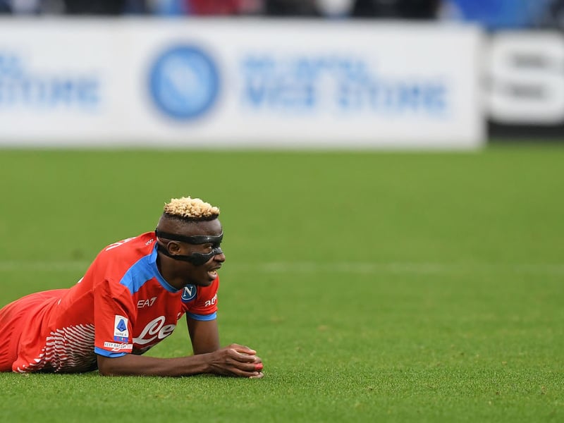 Manchester United are the frontrunners to sign Napoli forward Victor Osimhen. (Tuttosport)