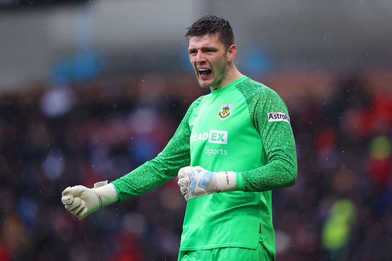 Burnley ‘would be reluctant’ to sell Nick Pope in the summer amid emerging interest from Championship leaders Fulham. (LancsLive)