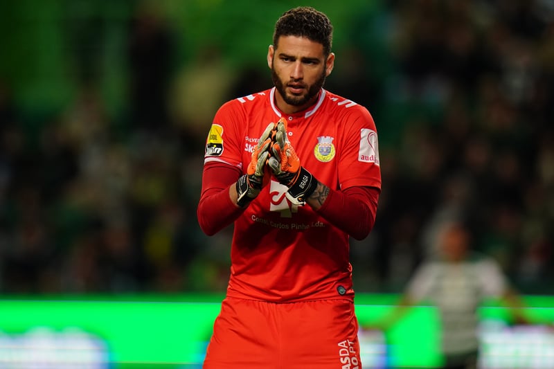 Sheffield United are among a number of clubs considering a summer move for Arouca goalkeeper, Victor Braga, whose contract is set to expire at the end of the season. Bristol City and Reading are also keen on the 30-year-old. (Daily Mail)