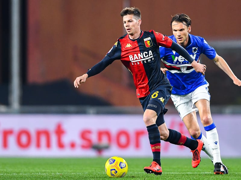 Hull City are interested in Fenerbahce midfielder Miha Zajc, who recently spent time on-loan at Serie A side Genoa, ahead of the summer (Fotomac)