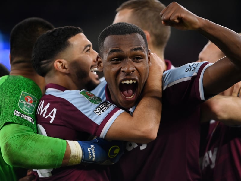 West Ham are reportedly prepared to part ways with Issa Diop for only £12.4 million this summer. Lyon have been linked with the Frenchman in recent weeks. (Foot Mercato)