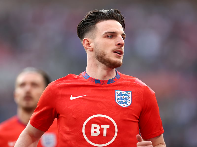 Jurgen Klopp is thought to be eager to bring in West Ham midfielder Declan Rice this summer, however it has been reported that there is little chance that the Reds will be given the funds by FSG to fund the deal. The Hammers have placed a £100m price tag on their star man's head. (Football Insider)
