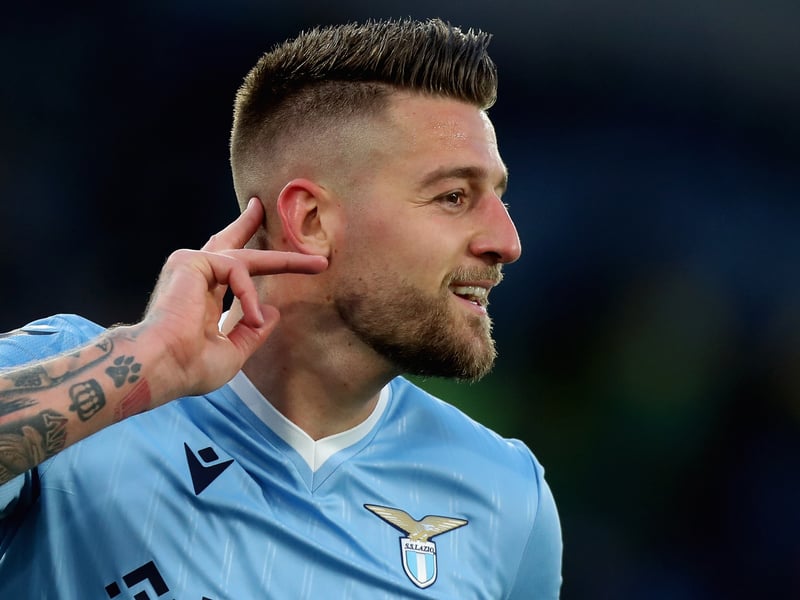 Manchester United are reportedly considering a summer move to sign Lazio midfielder Sergej Milinkovic-Savic, having previously failed with their attempt three years ago. It is believed the midfielder would replace Paul Pogba. (Corriere dello Sport)