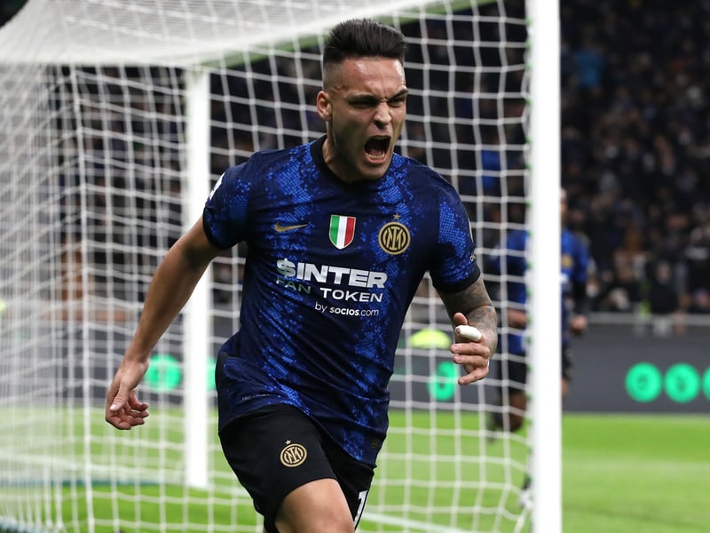 Despite signing a contract extension, Inter Milan are expecting another 'indecent' offer for striker Lautaro Martinez in the summer. However, the Serie A club will allow him to leave for the right price, with Arsenal sat in pole position. (Calciomercato)