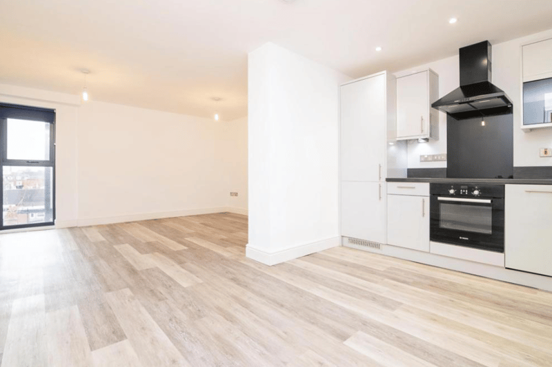This one bedroom penthouse in the heart of Kings Heath could be the ideal first time home. The modern building comes with an allocated parking space, open plan lounge and kitchen, one bedroom and a bathroom.