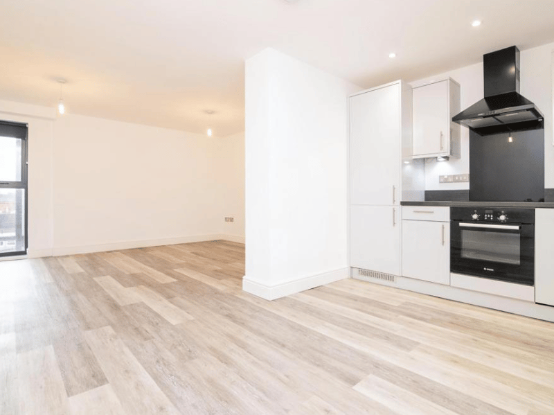 This one bedroom penthouse in the heart of Kings Heath could be the ideal first time home. The modern building comes with an allocated parking space, open plan lounge and kitchen, one bedroom and a bathroom.