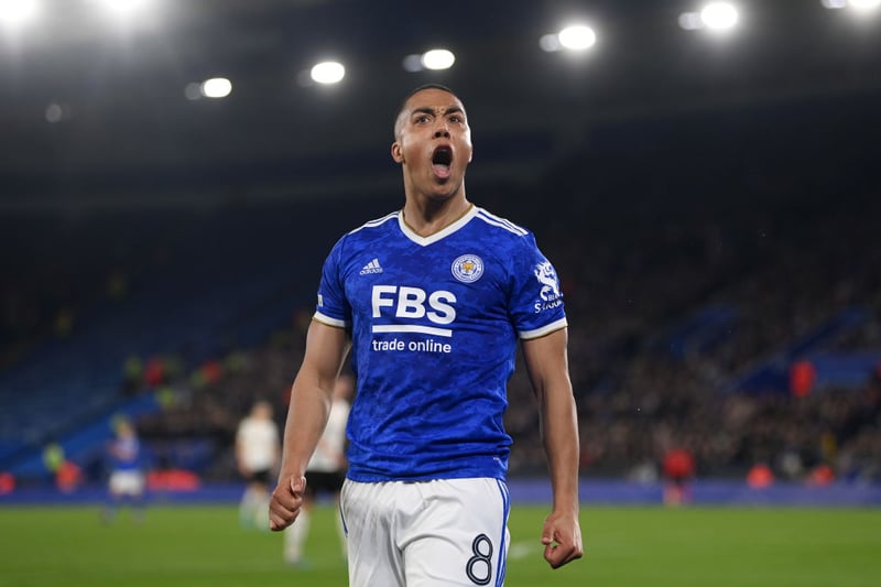 Manchester United are one of the leading clubs interested in signing Leicester City midfielder Youri Tielemans this summer. (Tuttosport)