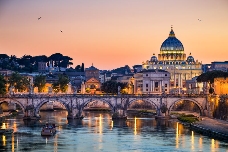 Departure at 7:15 am the Monday, return flight at 12:05 pm the Friday with Jet2. Flight time is three hours and 25 minutes. Dublin attractions include the Colosseum and St Peter’s Basilica.
