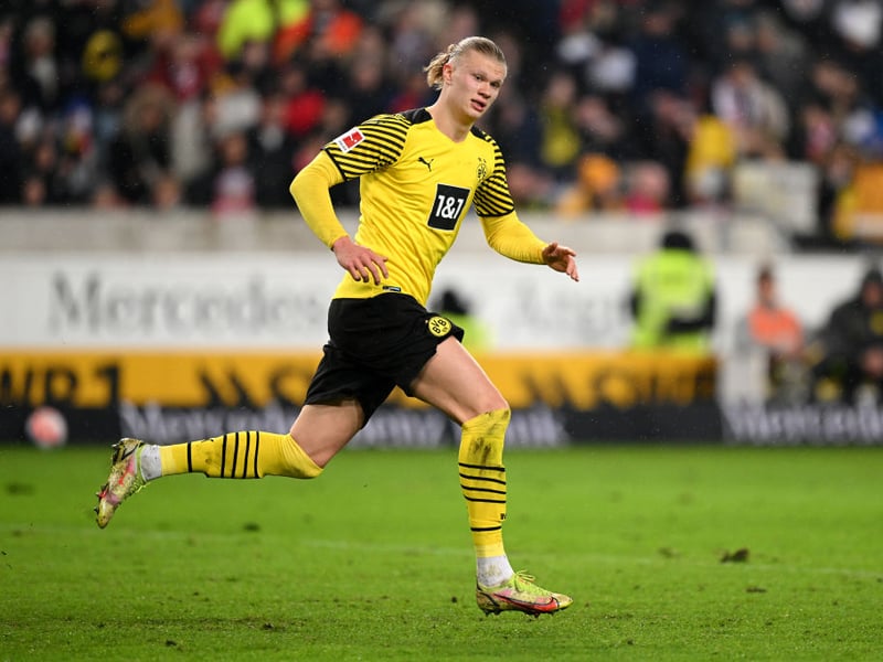 Borussia Dortmund striker Erling Braut Haaland is “very close” to reaching an agreement to join Manchester City. (Guillem Balague)
