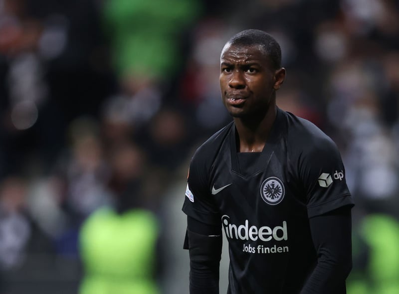 Newcastle ‘want’ Eintracht Frankfurt’s Evan Ndicka - and the German club ‘want to sell’ the centre-back. (Bild)