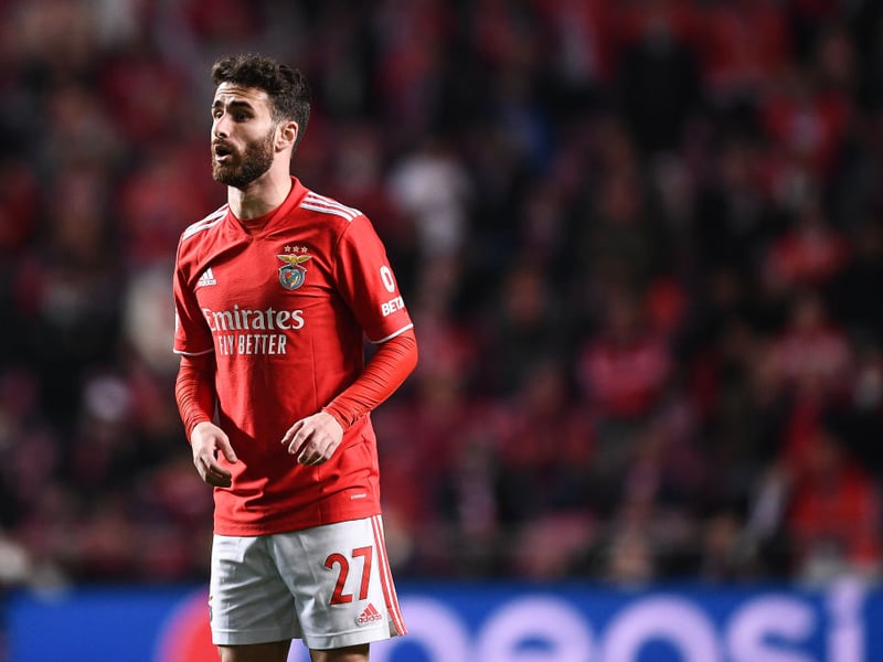 Wolves ‘may soon’ submit an offer for Benfica winger Rafa Silva ahead of a potential move to the Premier League for the Portugal international. (A Bola)