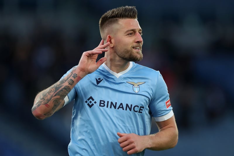 Fulham are preparing to battle PSG for Lazio midfielder Sergej Milinkovic-Savic this summer. The 27-year-old has previously been linked with Manchester United. (The 72)
