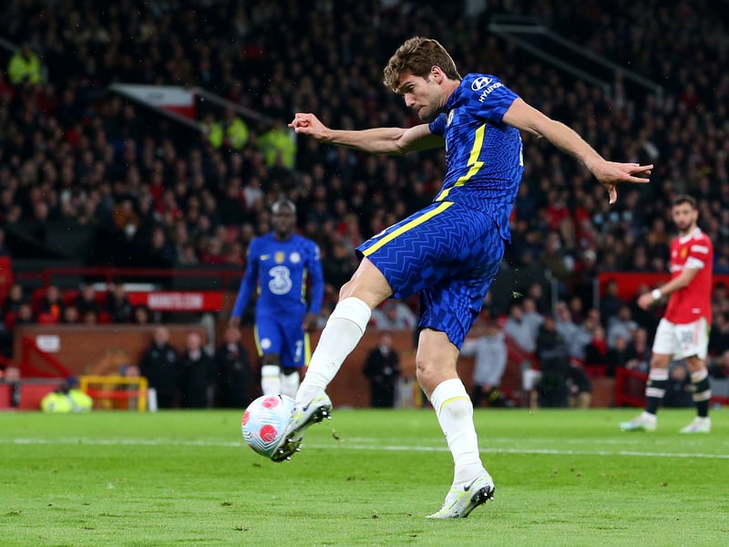Chelsea’s Spainish defenders Cesar Azpilicueta and Marcos Alonso both want to join Barcelona this summer (Mundo Deportivo)