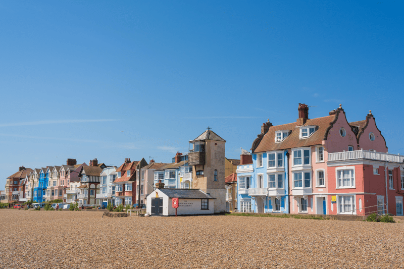 Based on the west coast of England, Aldeburgh has been commended on its  five star rated seafront, earning a destination score of 81%. The town, scattered in a pretty pastel colour scheme, is worth the visit for the calming aura alone. Alongside the stunning views, the town also features some of the country’s best rated fish and chip shops, to give a proper authentic British seaside trip. (Credit: Adobe) 