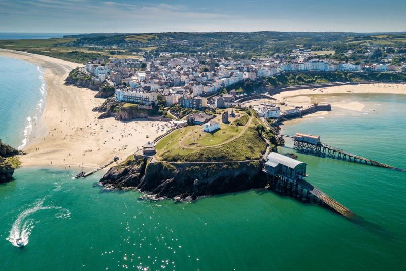 Tenby in south Wales ranks fifth in the Which? annual survey, with five stars given across several different categories. Its beaches, seafront and scenery all earned the highest rating, while its food and drink, shopping and tourist attractions were given four stars. The town  earned an overall destination rating of 83%. (Credit: Adobe)