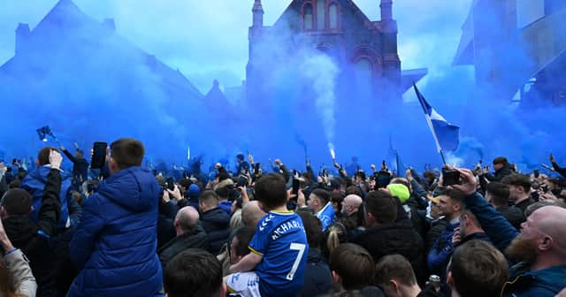 Everton fans welcome in the team bus. Picture: PAUL ELLIS/AFP via Getty Images